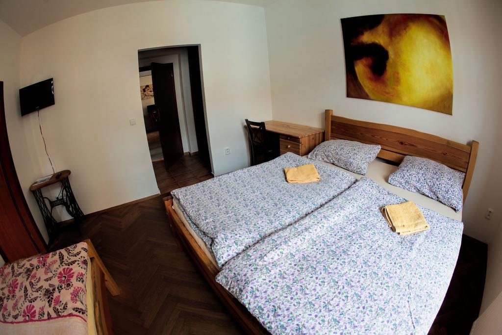 Hostel Singer Pub Τσέσκε Μπουντεγιόβιτσε Δωμάτιο φωτογραφία