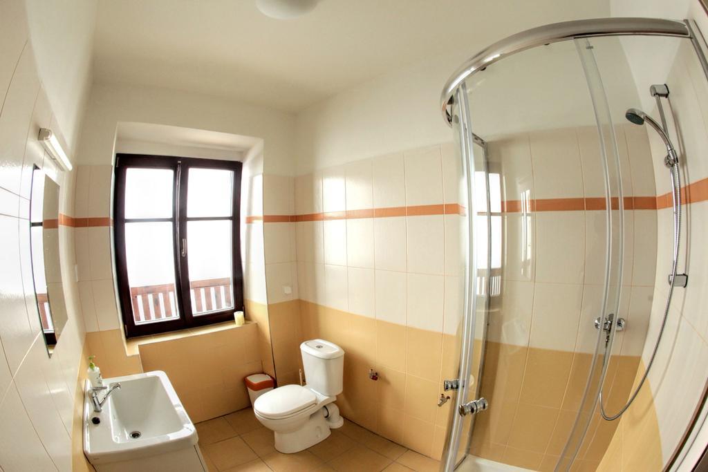 Hostel Singer Pub Τσέσκε Μπουντεγιόβιτσε Δωμάτιο φωτογραφία