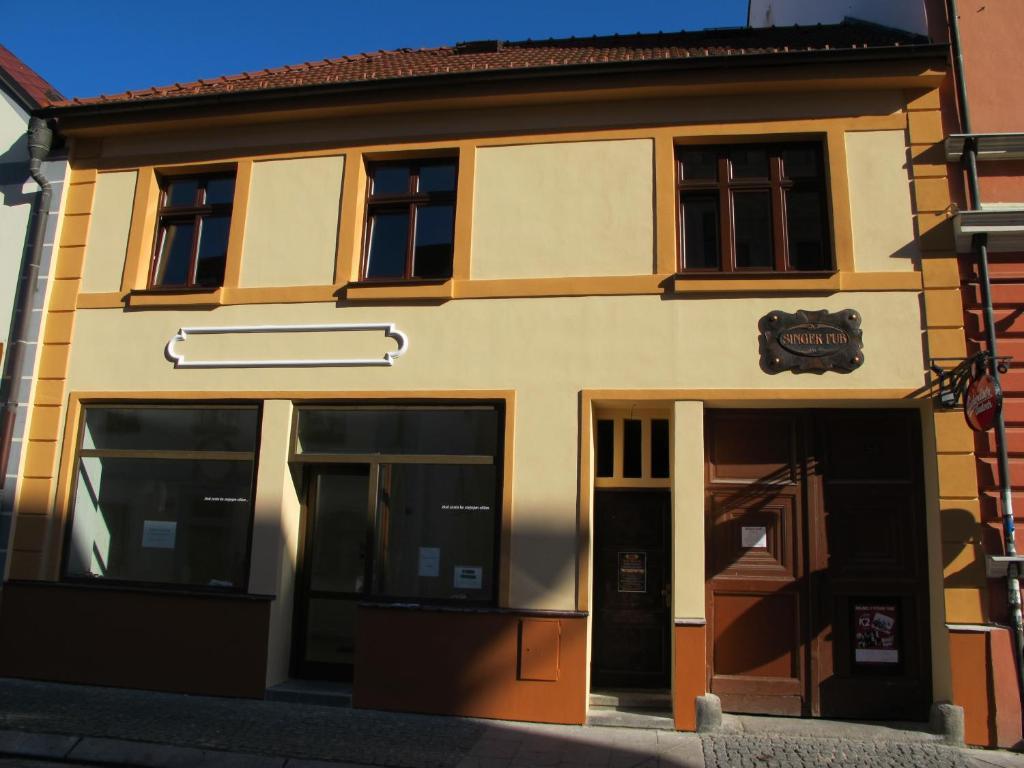 Hostel Singer Pub Τσέσκε Μπουντεγιόβιτσε Εξωτερικό φωτογραφία