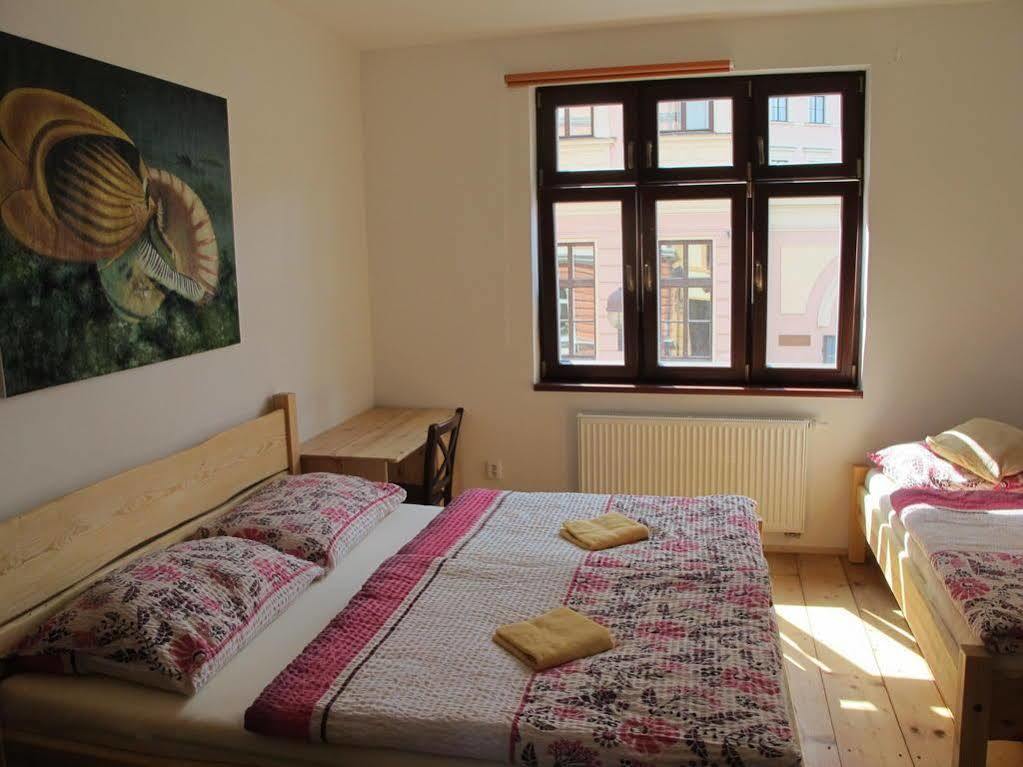 Hostel Singer Pub Τσέσκε Μπουντεγιόβιτσε Εξωτερικό φωτογραφία