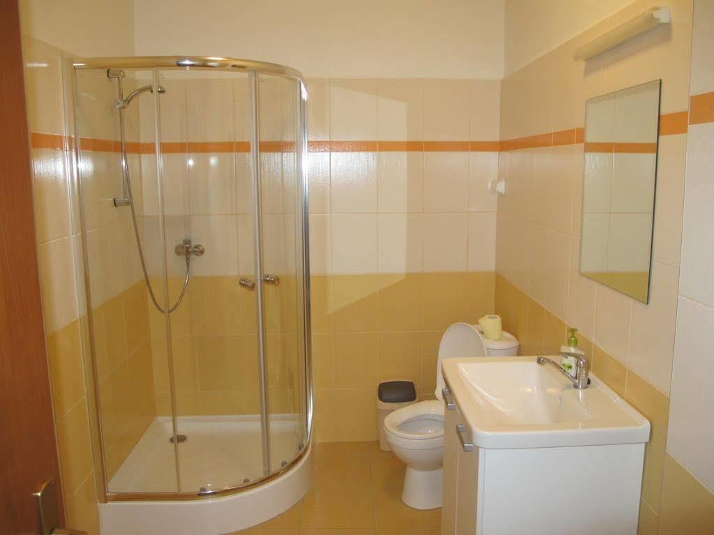 Hostel Singer Pub Τσέσκε Μπουντεγιόβιτσε Εξωτερικό φωτογραφία
